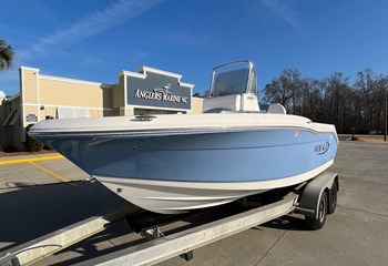 2023 Robalo R180  Boat